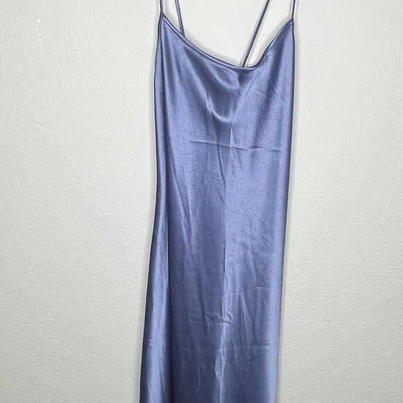 Vergel de Dios Gown - Picture 6 of 8